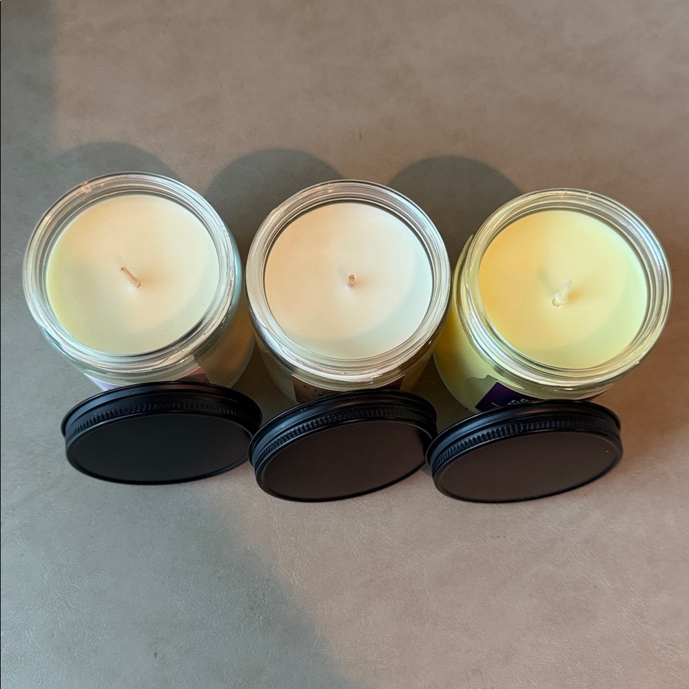 White Barn Trio - White Gardenia, Cinnamon Spiced Vanilla, Black Cherry Merlot. - Picture 2 of 3